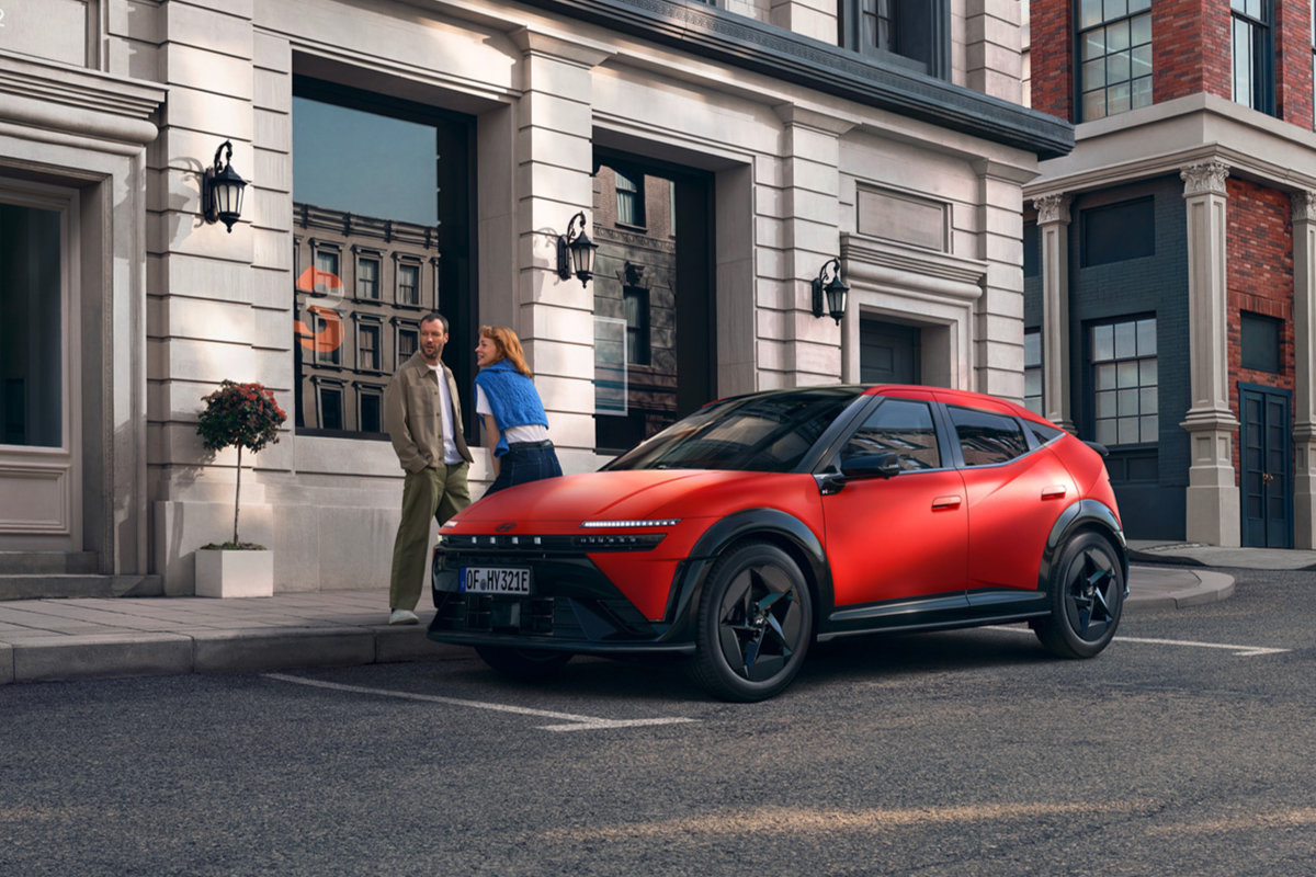 Rote Hyundai IONIQ 3