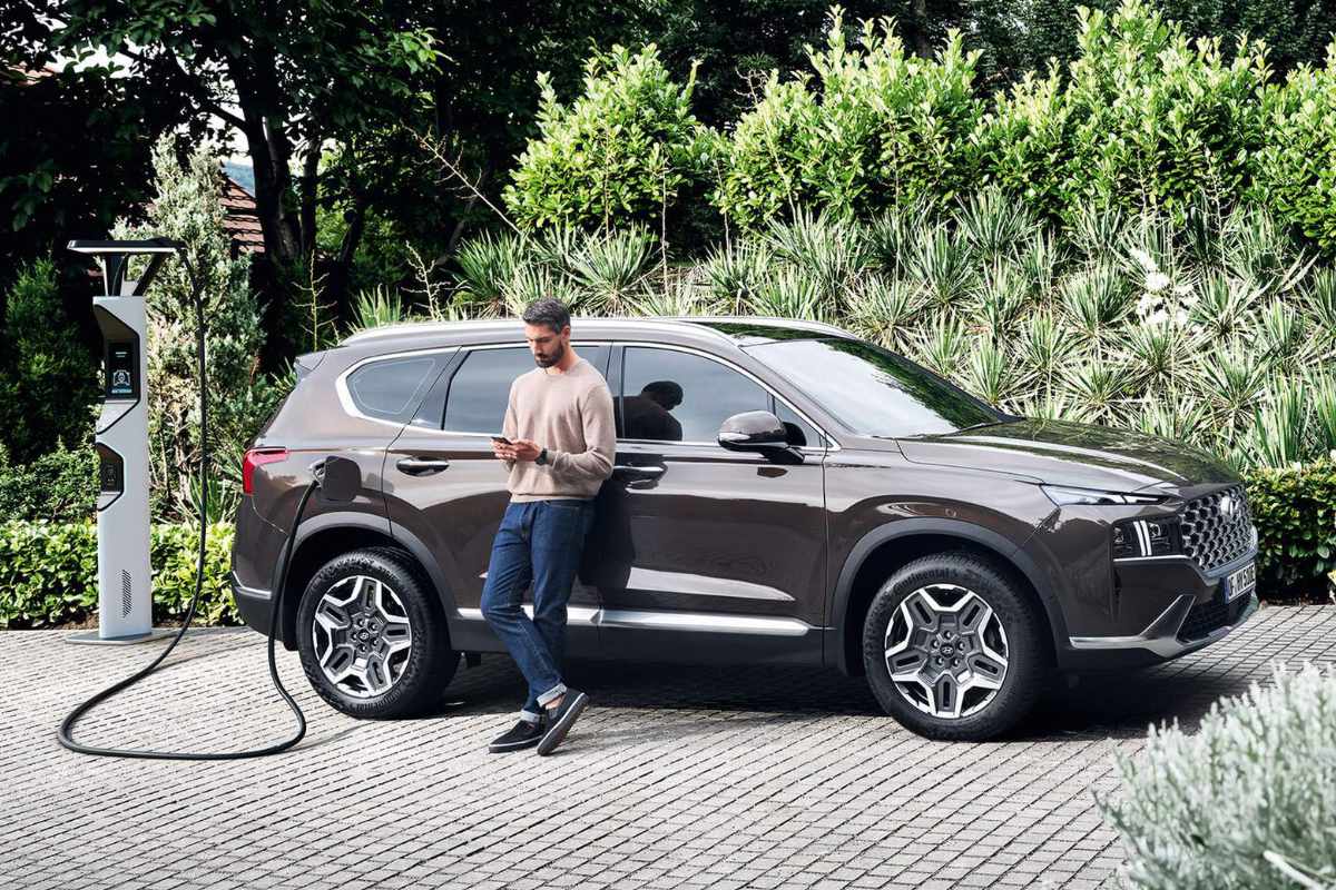 Hyundai-SANTA-FE-PHEV