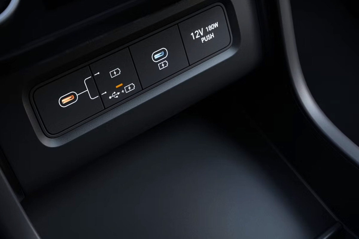 Hyundai TUCSON USB C